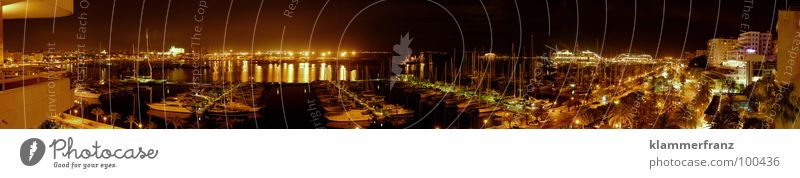 Schlaf gut Hafen! Nacht dunkel Sportboot Jachthafen Abenddämmerung Stimmung kommen ankern Wasserfahrzeug Licht Nachtaufnahme Nachthimmel Panorama (Aussicht)