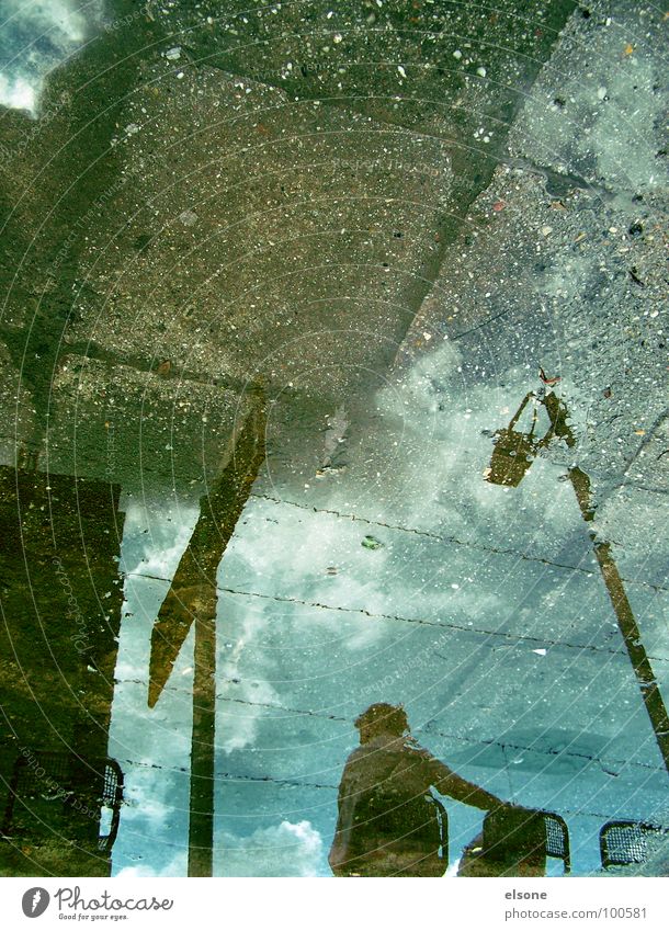 esperar2 Wolken braun Reflexion & Spiegelung Pfütze Herbst Laterne Dresden schön Einsamkeit trist Verkehrswege Wasser Stein blau Rost reflektion sitzen