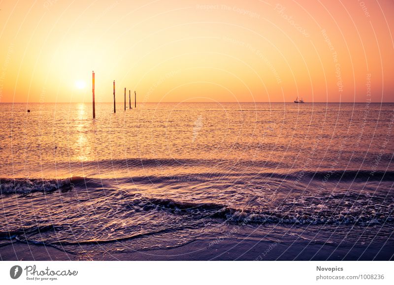 lovely view from Sankt Peter-Ording beach Ferne Sonne Strand Meer Wellen Natur Landschaft Sand Wasser Horizont Sonnenaufgang Sonnenuntergang Sonnenlicht Sommer