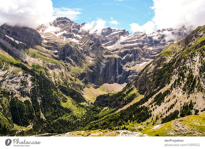 Panorama mit Wasserfall Ferien & Urlaub & Reisen Tourismus Abenteuer Ferne Freiheit Berge u. Gebirge wandern Umwelt Natur Landschaft Pflanze Urelemente Wolken