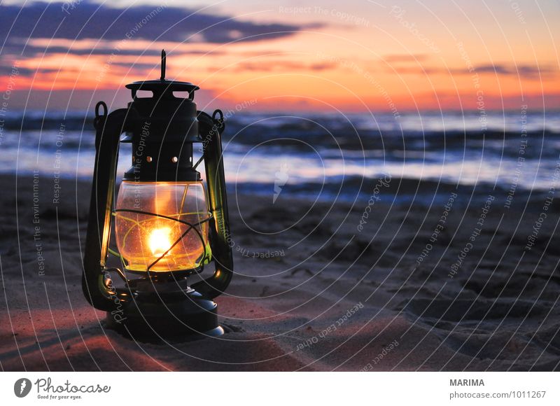 Oil lamp in the sunset Erholung ruhig Ferien & Urlaub & Reisen Tourismus Sonne Strand Meer Insel Lampe Natur Landschaft Sand Wasser Wolken Wärme Küste Ostsee