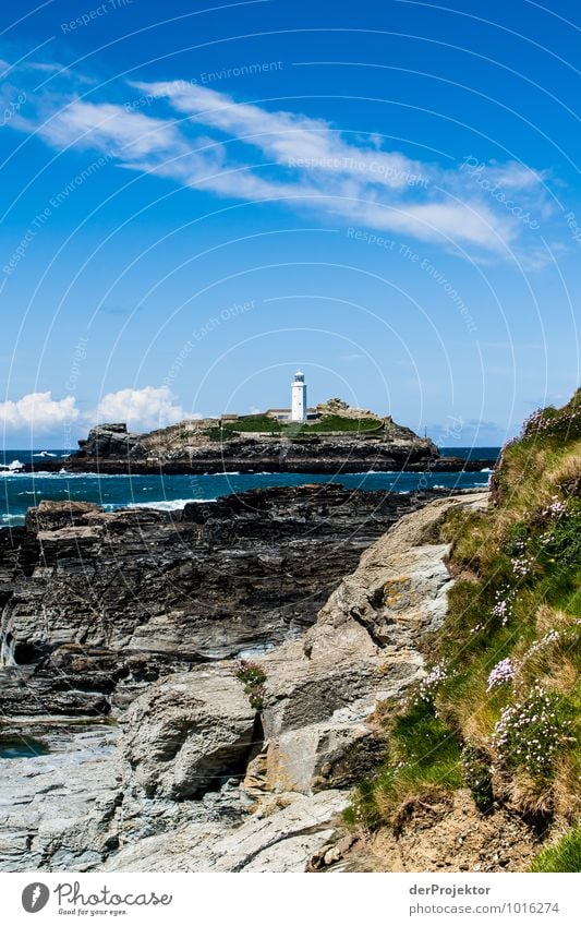 Leuchtturm auf Insel in Cornwall mit Felsen Ferien & Urlaub & Reisen Tourismus Ausflug Ferne Freiheit wandern Umwelt Natur Landschaft Pflanze Tier Urelemente