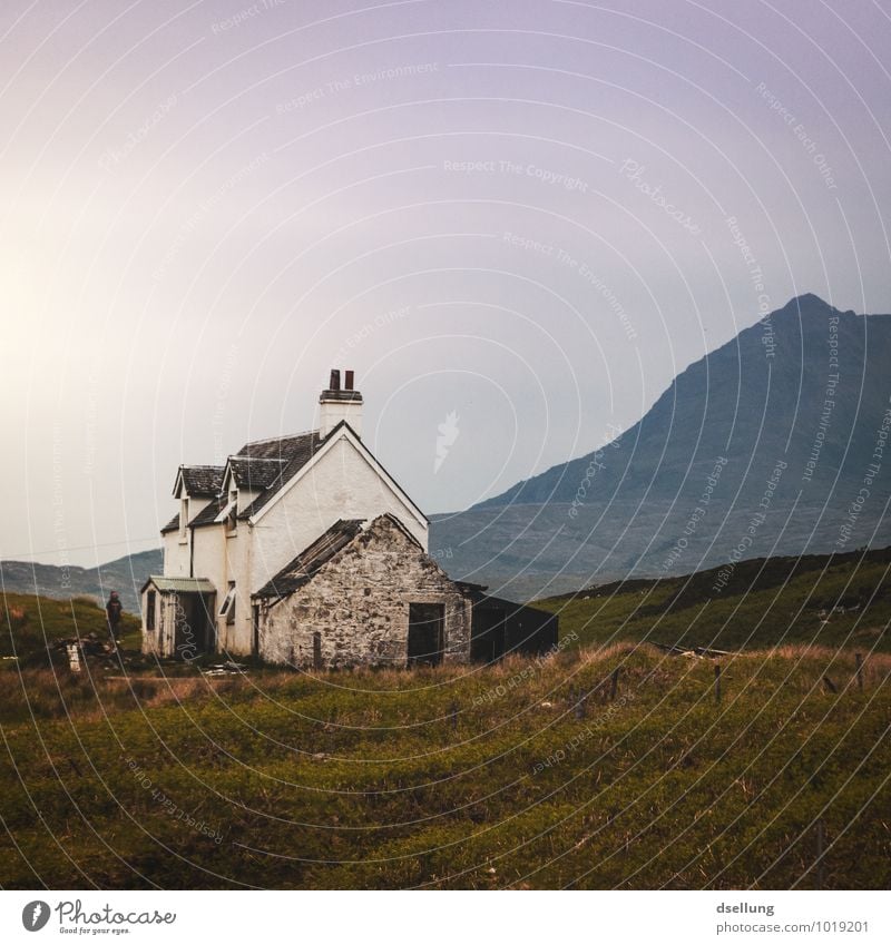 Haus am Berg Landschaft Wolkenloser Himmel Sonnenaufgang Sonnenuntergang Wiese Hügel Felsen Berge u. Gebirge Schottland Dorf Einfamilienhaus Hütte Fischerhütte