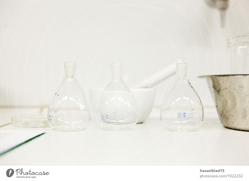 bottled Rauschmittel Medikament Sauberkeit Chemie Labor Chemieindustrie Probe Mörser Glas Glaskolben Schulunterricht 3 Dinge Studie untersuchen messen