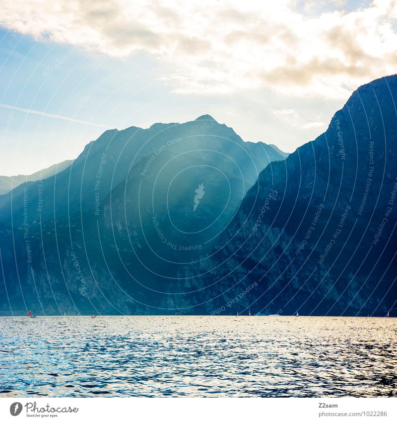 Lago di Garda Ferien & Urlaub & Reisen Tourismus Ferne Sommer Sommerurlaub Sonne Umwelt Natur Landschaft Wasser nur Himmel Gewitterwolken Sonnenlicht