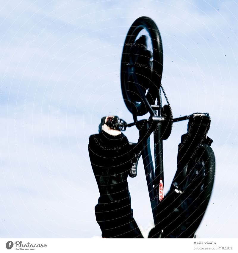 Mach´n Abflug! Luft Flugzeug frei Gegenwind springen fallen Ferne Unendlichkeit Sprungbrett Karriere Beginn Durchstarter Freestyle Absturz abgeworfen Fahrrad