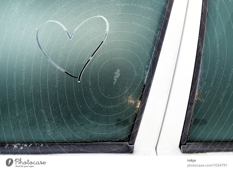 eiskaltes Herz Winter Eis Frost PKW Autofenster Autotür Kristalle Zeichen blau grau Gefühle Sympathie Liebe Verliebtheit Romantik Klima Liebesaffäre gefroren