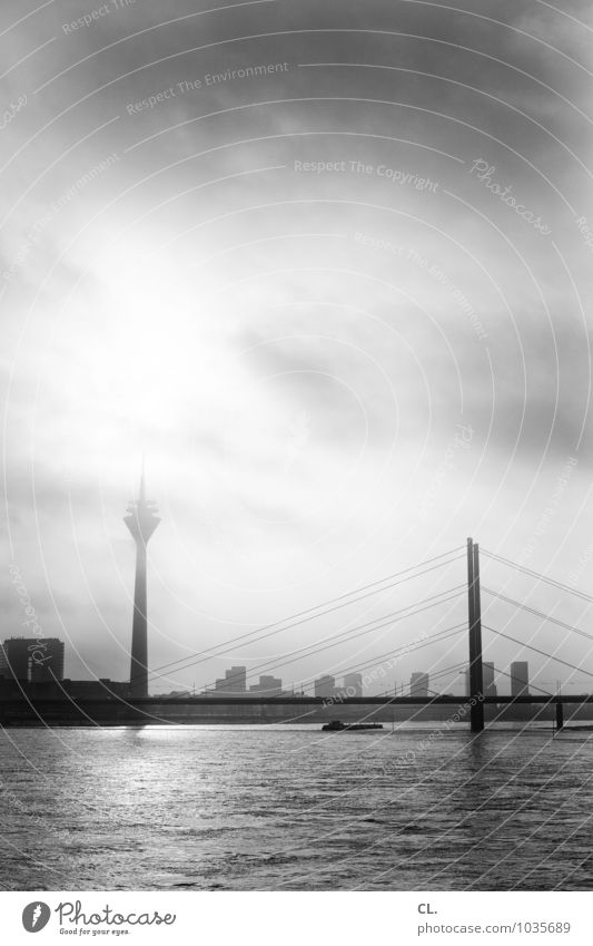 the dorf Umwelt Natur Wasser Himmel Wolken Sonne Sonnenlicht Klima Wetter Schönes Wetter Nebel Flussufer Düsseldorf Stadt Skyline Hochhaus Brücke Bauwerk