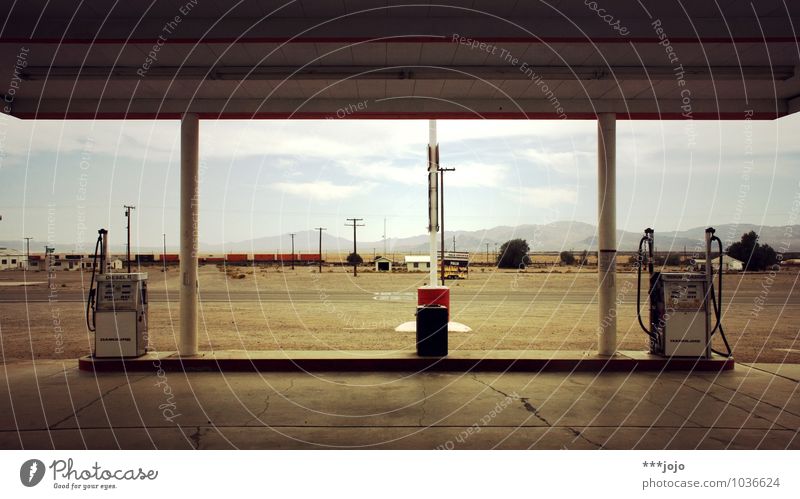 gasoline. Bauwerk Verkehr Autofahren Straße Energie Tankstelle tanken Zapfsäule Diesel Benzin USA Kalifornien Mittlerer Westen Wüste Ödland Route 66 Architektur