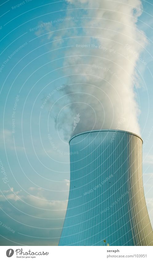 Kühlturm Industrie Abluft Abgas Wasserdampf Turm Luftverschmutzung Umweltschutz Energie Energiewirtschaft Elektrizität Ressource Kernkraftwerk dreckig