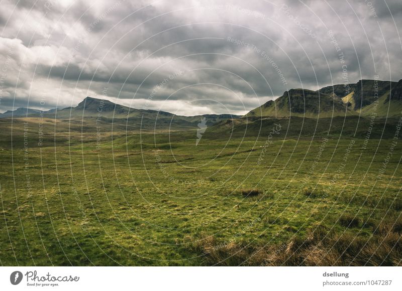 Aussicht über die Hügel von Quiraing auf der Isle of Skye Panorama (Aussicht) Kontrast Schatten Licht Tag Menschenleer Schottland Farbfoto Außenaufnahme