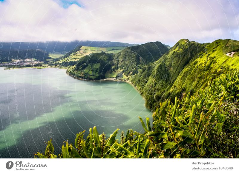 Furnas-See auf den Azoren Ferien & Urlaub & Reisen Tourismus Ausflug Ferne Sommerurlaub Berge u. Gebirge Umwelt Natur Landschaft Pflanze Tier Urelemente