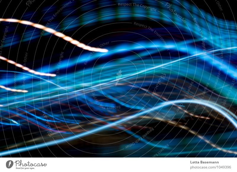 Nacht Wellen Nachtleben Fortschritt Zukunft Bewegung glänzend leuchten ästhetisch modern Stadt blau schwarz Sehnsucht Farbe Geschwindigkeit innovativ Mobilität
