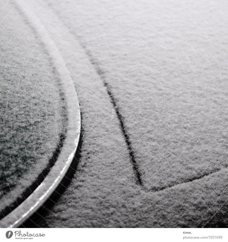 Puderdose, noch eine Winter Schnee Verkehr Autofahren PKW Autofenster Kofferraum Metall Linie eckig elegant kalt rund standhaft Ordnungsliebe bescheiden