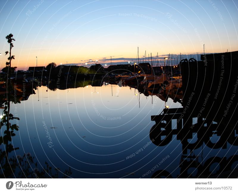 hafenstimmung in schweden Abenddämmerung Segelboot Steg Bohuslän Meer Sonnenuntergang Europa Schweden Hafen Hunnebostrand Wasser