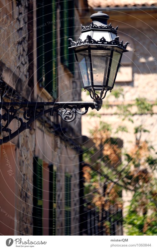 Nicht so ne Leuchte. Kunst ästhetisch Gasse Kleinstadt Lampe Straßenbeleuchtung Lampion Laterne Romantik Farbfoto Gedeckte Farben Außenaufnahme Detailaufnahme