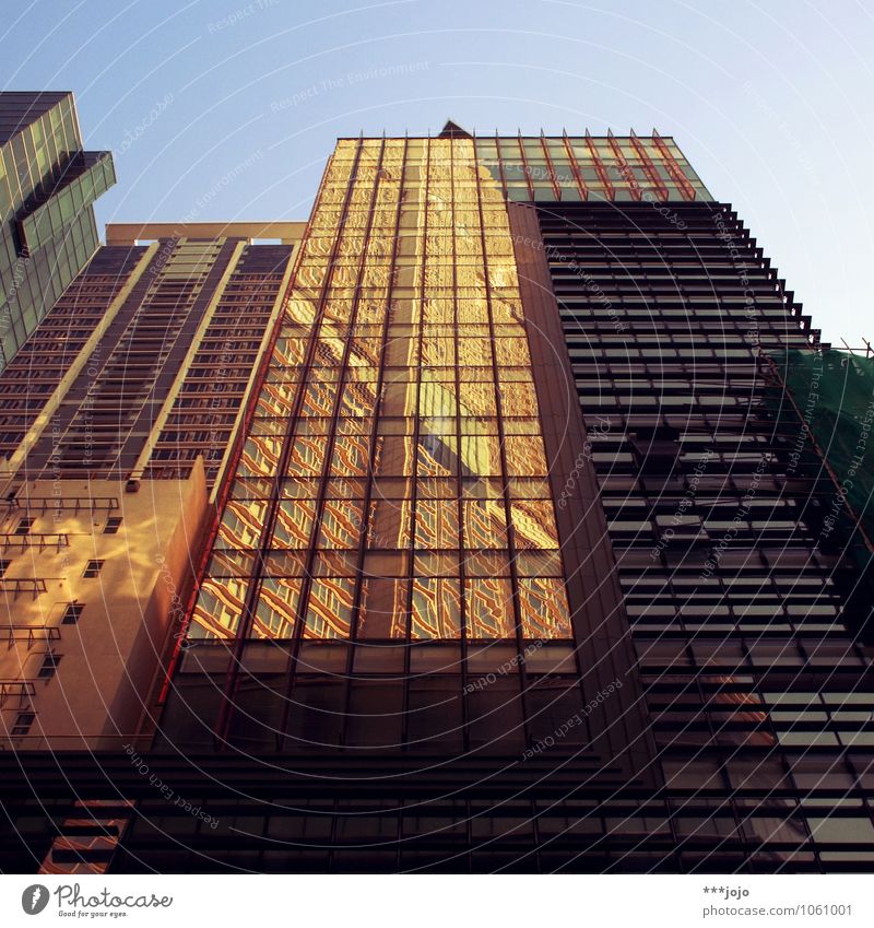 hong. Stadt Skyline Haus Hochhaus Mauer Wand Fassade modern Hongkong Kowloon Glasfassade Beton bevölkert China Blick nach oben Froschperspektive Architektur