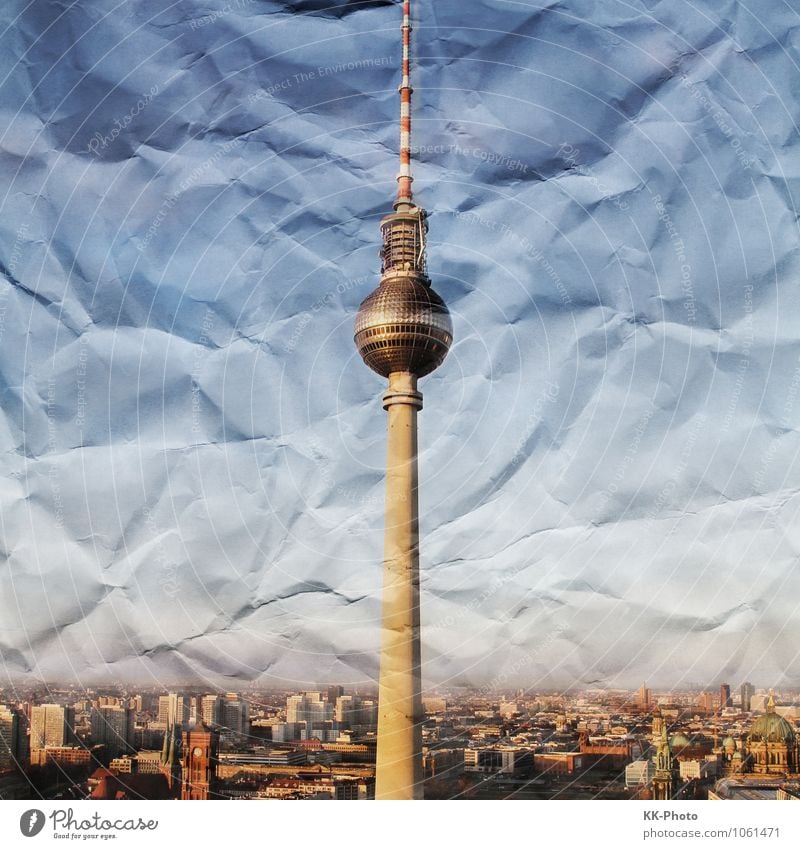 Crumbled Paper Berlin Berliner Fernsehturm Deutschland Europa Stadt Hauptstadt Stadtzentrum Skyline Haus Turm Bauwerk Architektur Satellitenantenne