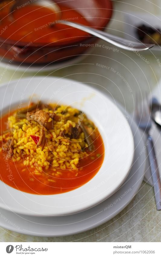 Spanish Food VII Kunst ästhetisch Zufriedenheit Teller Tellerrand Reis lecker Mittagessen Tomatensuppe Suppe Suppenteller Farbfoto Gedeckte Farben Außenaufnahme