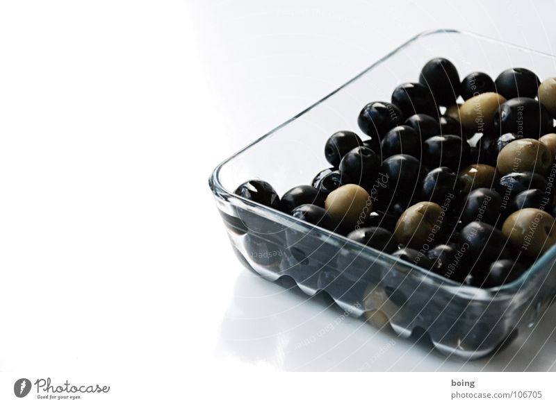 Die kleine Olivenernte Schalen & Schüsseln Snack Tapa Fingerfood Amuse-Gueule Beilage schwarz grün Gastronomie Frucht Vegetarische Ernährung eingelegt mit Kern