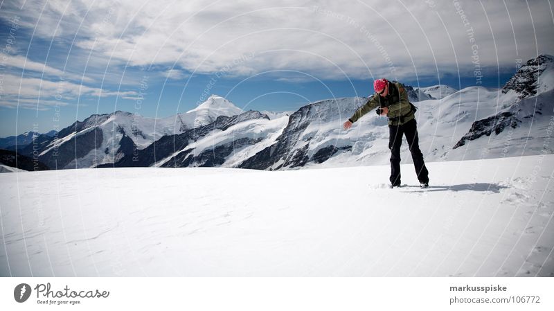 on the top kalt Gletscher dunkel Urzeit gefroren Talgletscher Alpen Schweiz massiv Ferne genießen Berge u. Gebirge Eis Schnee Kristallstrukturen hell Schatten