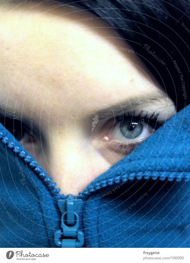 So cold? Gesicht Auge Herbst Jacke kalt blau Selbstportrait Fleece türkis self face petrol Porträt Blick