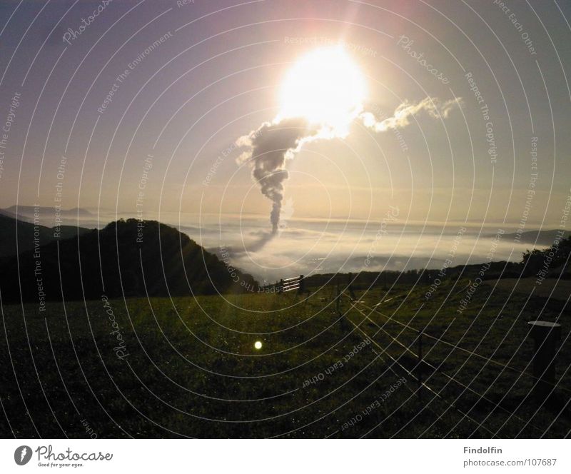 Wolkensäule spontan Zufall Berge u. Gebirge Sonne Säule Turm Wolkenmeer Idylle Aussicht Wolkenfeld Wolkendecke