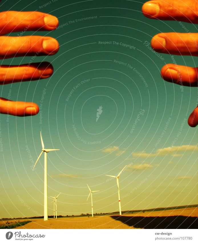 die handhabung Windkraftanlage Propeller regenerativ ökologisch umweltfreundlich Technik & Technologie Umweltverschmutzung Industrielandschaft Blauer Himmel