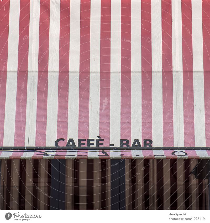Caffè - Bar Ferien & Urlaub & Reisen Cocktailbar Italienisch Stadt Schriftzeichen retro rot weiß Café Terrasse Markise gestreift Detailaufnahme Straßencafé
