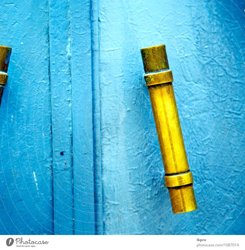 metallgraues Marokko in Afrika die Stil Design Dekoration & Verzierung Haus Kirche Gebäude Architektur Tür Holz Metall Kunststoff alt dreckig historisch