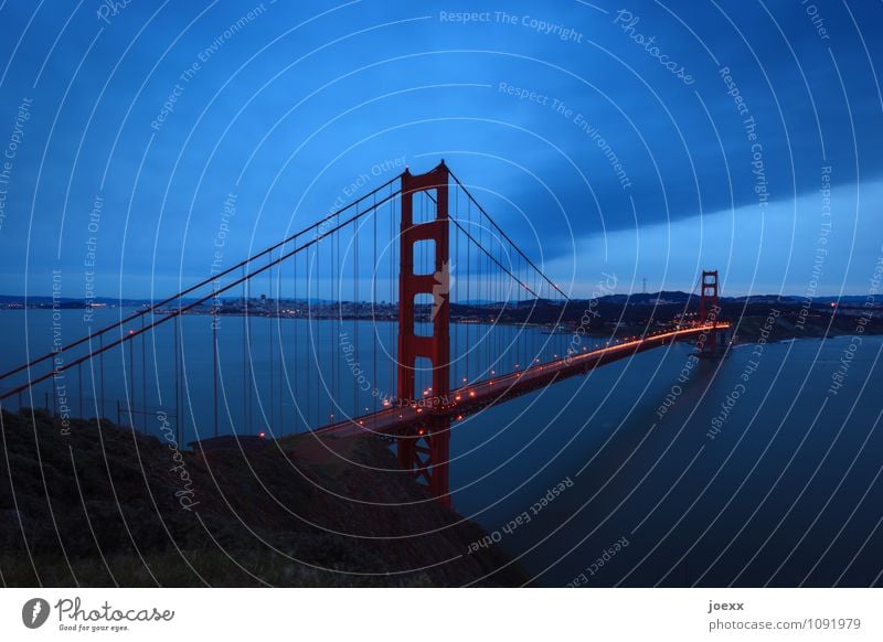 Die Straße von San Francisco Stadt Brücke Golden Gate Bridge Sehenswürdigkeit alt groß blau orange rot schwarz Hoffnung Horizont Farbfoto Gedeckte Farben Abend