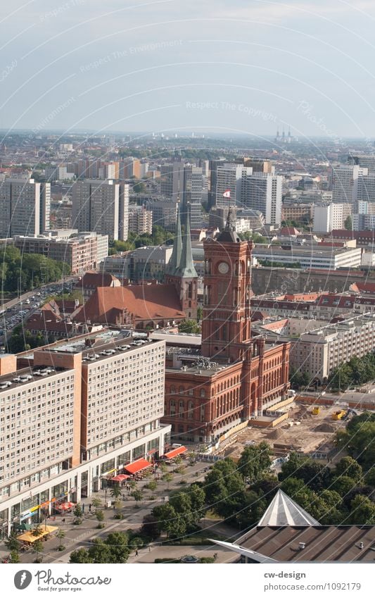 Rotes Rathaus Berlin Mitte rot Außenaufnahme Sehenswürdigkeit