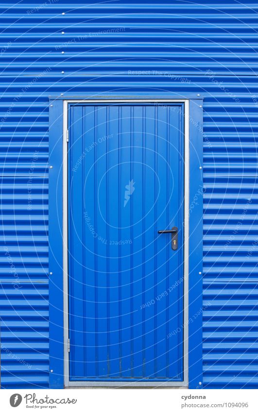 in Blau Wirtschaft Industrieanlage Architektur Fassade Tür Beginn Beratung Bildung Design Erwartung Farbe geheimnisvoll Hoffnung Problemlösung Neugier Rätsel