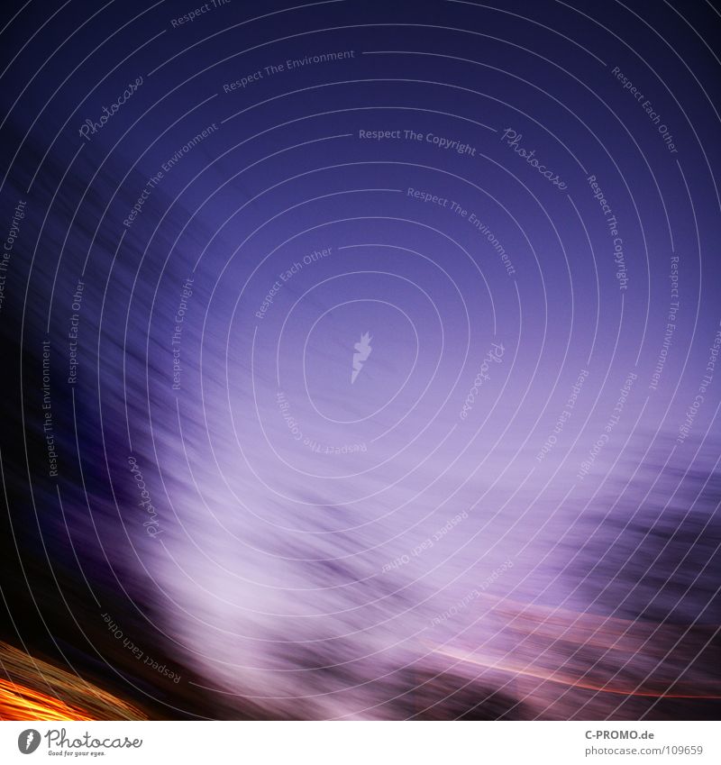 Es dreht sich... Unschärfe Licht violett abstrakt Kunst Hintergrundbild Panik Angst gefährlich Langzeitbelichtung Dynamik blau Himmel Mehrfachbelichtung