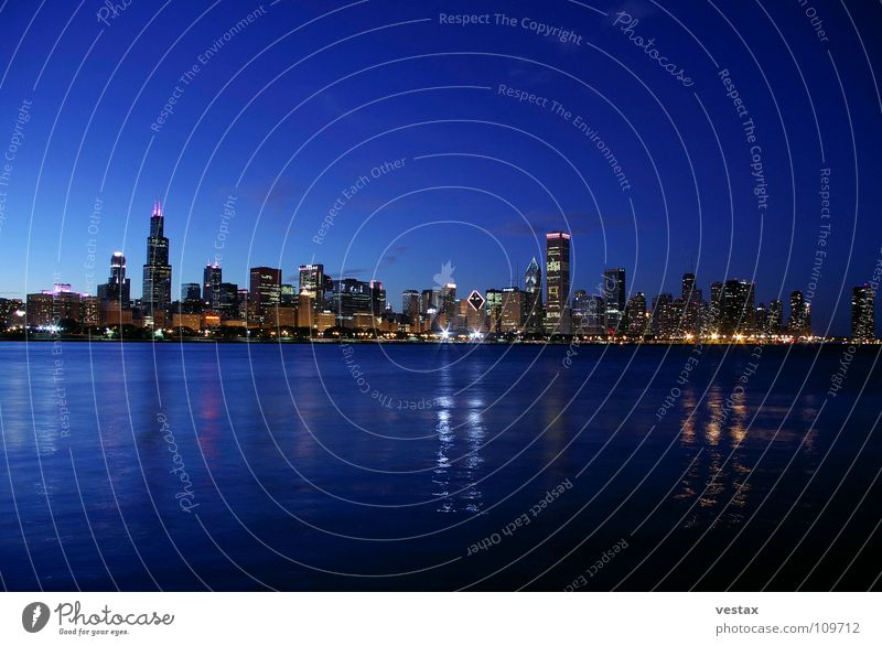 Chicago Skyline Dämmerung Hochhaus Sears Tower Lake Michigan Shedd Aquarium blau Licht Wasser