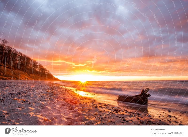 Sonnenuntergang in Nienhagen Landschaft Wasser Wolken Sonnenaufgang Schönes Wetter Wellen Strand Ostsee Zufriedenheit Lebensfreude Romantik schön achtsam ruhig