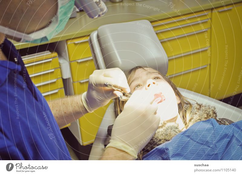 aaaaaaaaaaaaaaaaa ... untersuchen Zahnarztuntersuchung Zähne Gebiss Kauapparat Arzt Gesundheit Krankheit Karies Behandlung Kiefer Behandlungszimmer