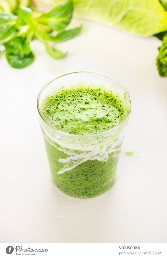 Grün Smoothie im Glas Lebensmittel Gemüse Salat Salatbeilage Frucht Ernährung Bioprodukte Vegetarische Ernährung Diät Getränk Saft Stil Design Gesunde Ernährung
