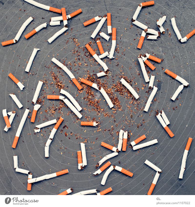 geld verschwenden Gesundheit Gesundheitswesen Rauschmittel Zigarette Rauchen dreckig Laster Drogensucht ungesund Farbfoto Außenaufnahme Menschenleer Tag
