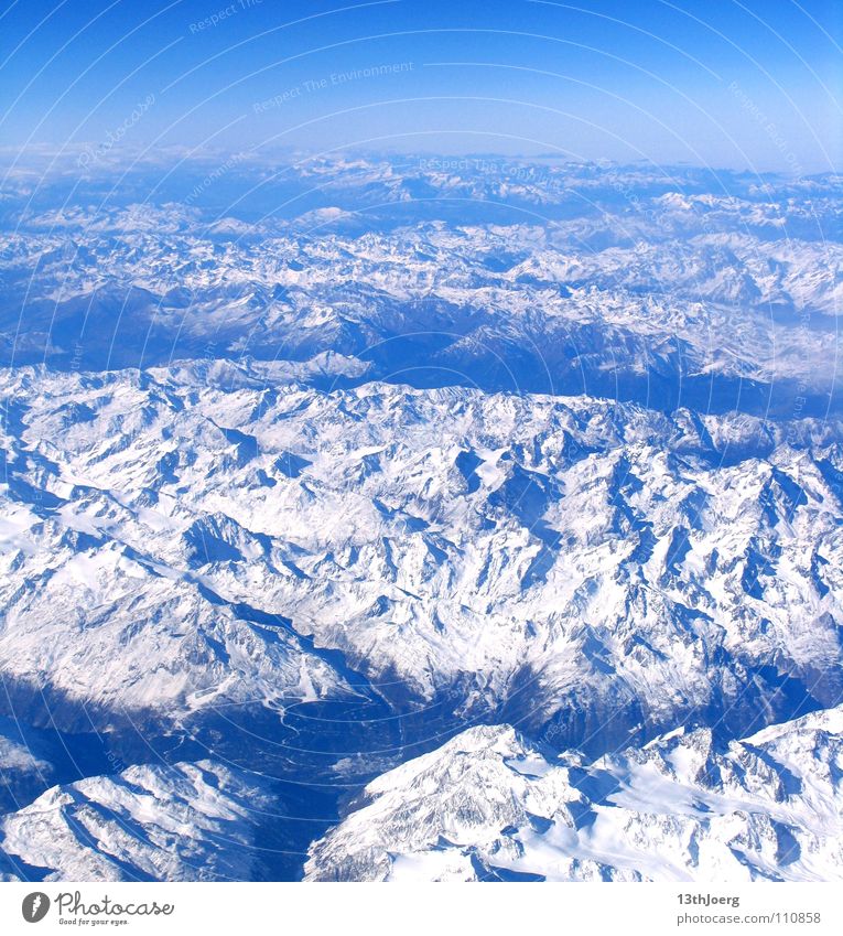 AlpenÜberblick Luftaufnahme weiß Tal Relief Schlucht Österreich Horizont Hintergrundbild Berge u. Gebirge Europa Winter Luftverkehr Schnee mountain alps snow