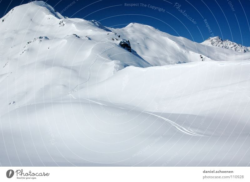 Schnee !!!! weiß Hintergrundbild Pulver Pulverschnee Tiefschnee Gletscher Skitour Gipfel Bergsteigen wandern Schweiz Winter Wintersport Spuren Ausdauer