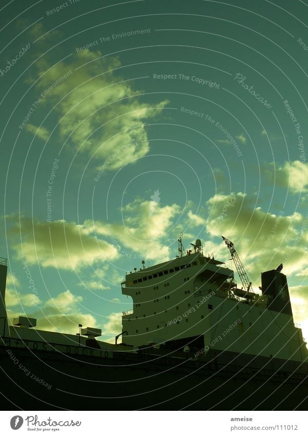 Unser kleiner Hafen [pt. 8] Portwein Wasserfahrzeug Wolken Himmel Deutschland Sonnenuntergang Heimweh grün Industriefotografie Arbeit & Erwerbstätigkeit Ferne