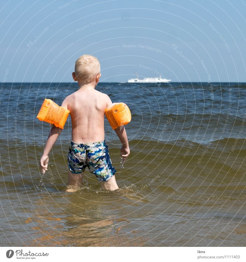 wo ist meine Wasserpistole Schwimmen & Baden Freizeit & Hobby Spielen Ferien & Urlaub & Reisen Tourismus Ferne Sommer Strand Meer Wellen maskulin Kind Kleinkind