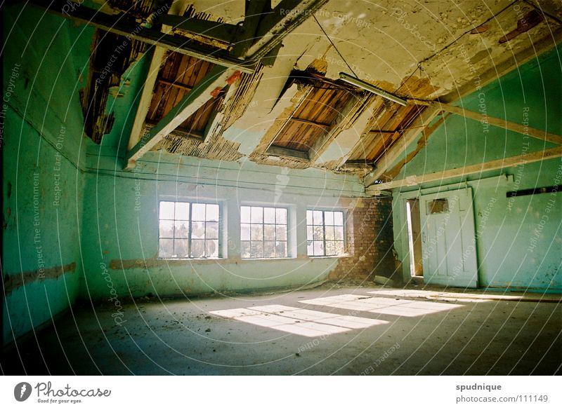 living room Vergangenheit Fabrik Gebäude Fenster Licht Verfall ruhig verfallen Vergänglichkeit Sonne alt leer