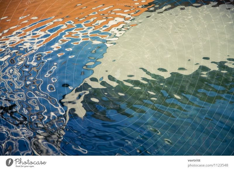 Fluss des Lebens Gemälde Umwelt Natur Urelemente Wasser Schifffahrt Jacht Segelboot Segelschiff Bewegung Flüssigkeit nass blau orange ästhetisch Seeufer