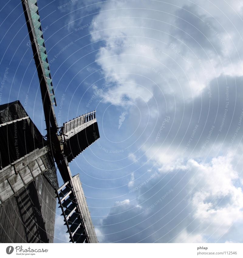 Windmühle Mühle Müller Denkmal Luft Wolken Kraft stark historisch antik schön Holz Himmel Weltkulturerbe blau alt Flügel blue sky mill windmill clouds light