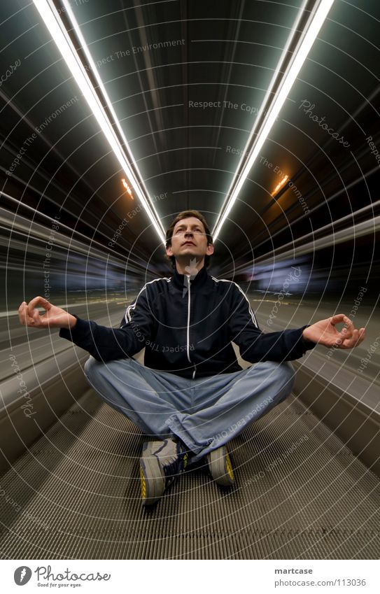Rolltreppenmeditation Sammlung vertiefen Meditation Konzentration beweglich fahren gestikulieren Schwung Wandel & Veränderung Strömung Verkehr Geschwindigkeit