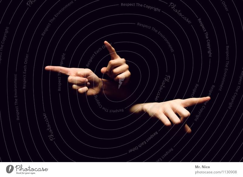 da.da.da. Mensch Hand Finger Zeichen berühren Irritation zeigen richtungweisend Richtung Zeigefinger gestikulieren Körperhaltung Gliedmaßen schwarz Fingerspiel