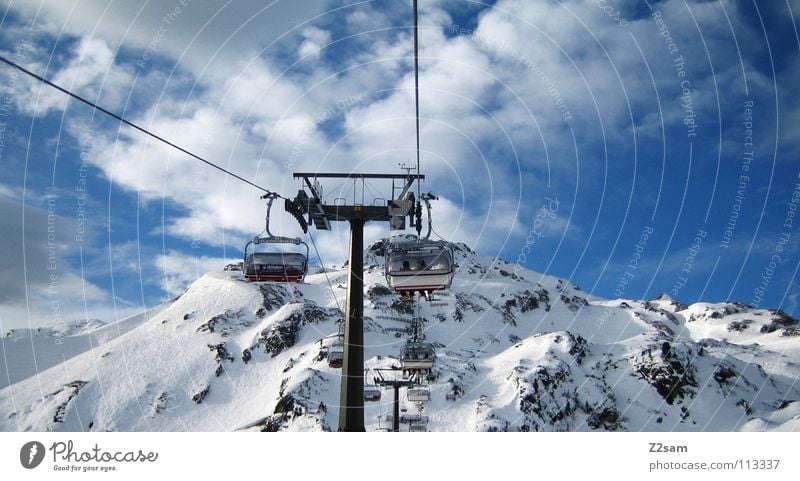 bergfahrt Österreich Sesselbahn Gipfel weiß Winter Schneelandschaft Wolken Skigebiet November Wintersport Berge u. Gebirge Alpen aufwärts oben hoch Himmel