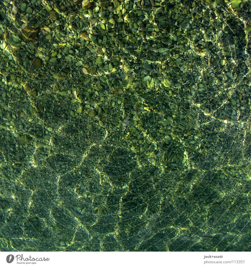 Licht wie grünes Wasser Meer Wasseroberfläche Stein einfach glänzend unten Stimmung Leichtigkeit rein wellig Deformation Lichtgrenze Oberflächenspannung